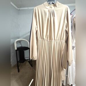 Elegant Cream Pleated Dress